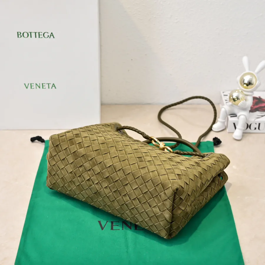 Bottega Veneta New Andiamo Bucket Bag