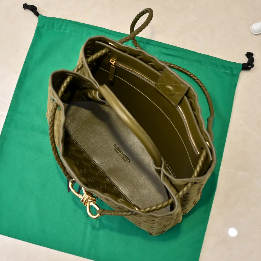 Bottega Veneta New Andiamo Bucket Bag