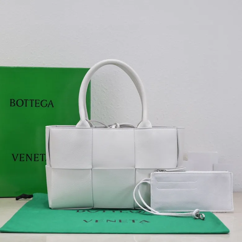Arco Tote in Grained Calfskin, SLIP Handbag