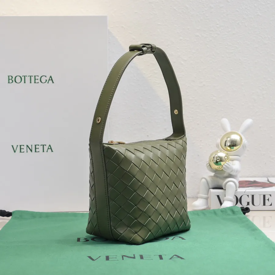 Bottega Veneta Intrecciato Lunch Tote