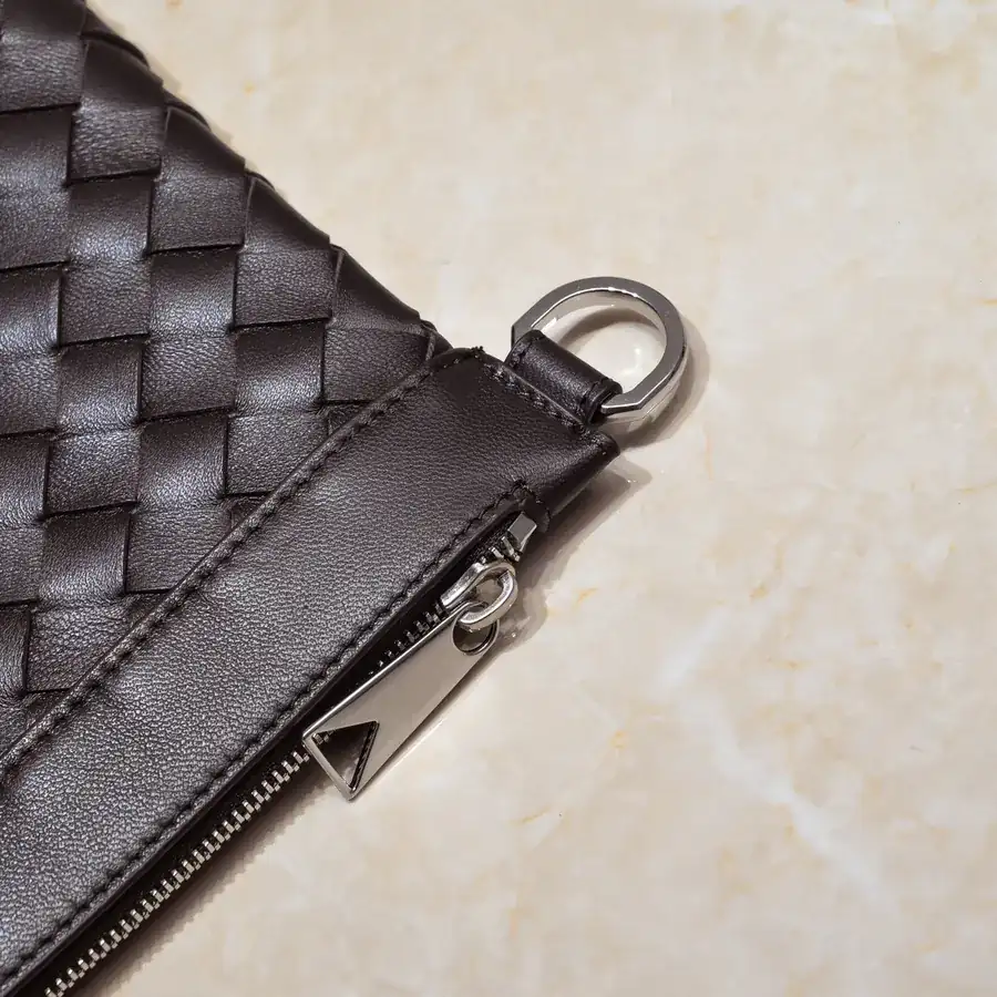 Bottega Veneta Bucket Bag Minimalist Design