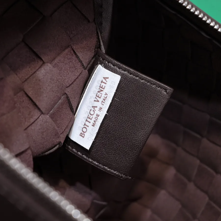 Bottega Veneta Bucket Bag Minimalist Design