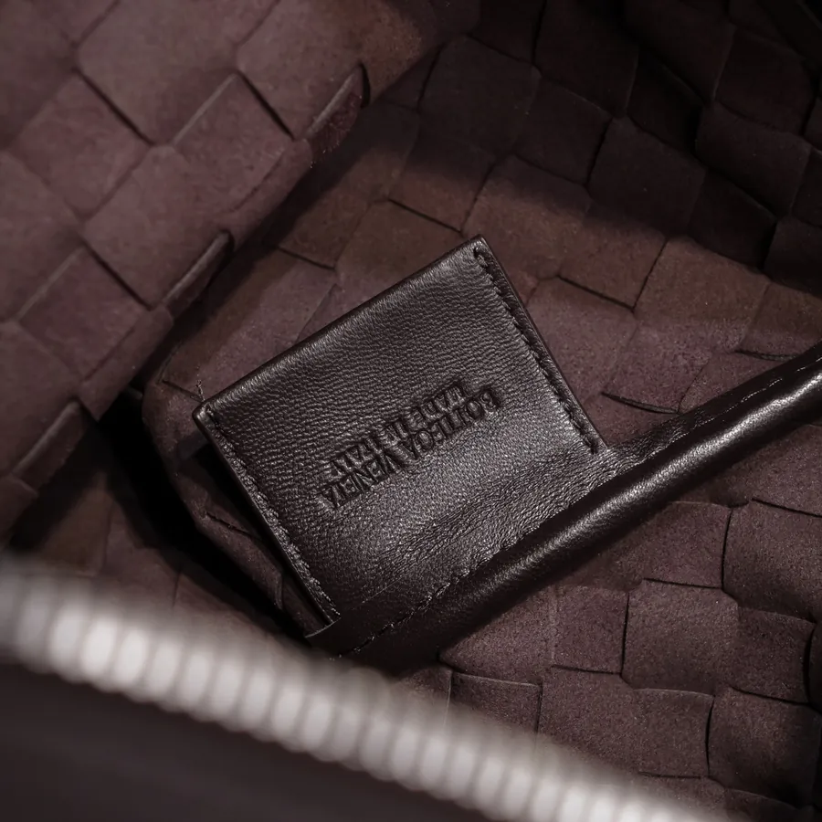 Bottega Veneta Bucket Bag Minimalist Design
