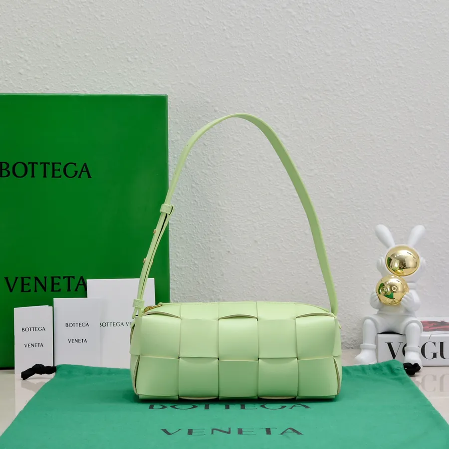 BOTTEGA BRICK CASSETTE Shoulder Bag Compact and Elegant