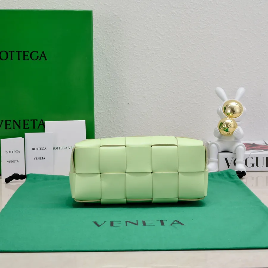 BOTTEGA BRICK CASSETTE Shoulder Bag Compact and Elegant