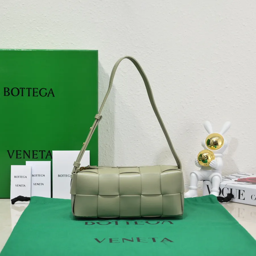 BV Autumn Branded Shoulder Bag Brick Cassette