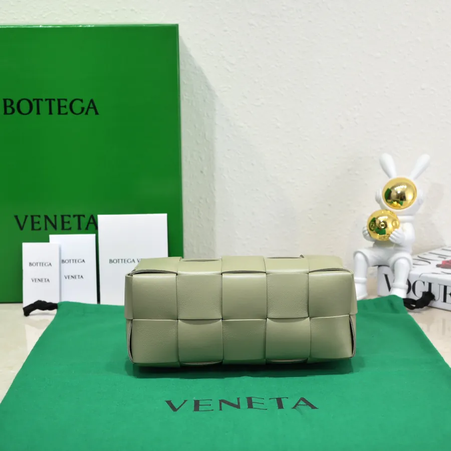 BV Autumn Branded Shoulder Bag Brick Cassette
