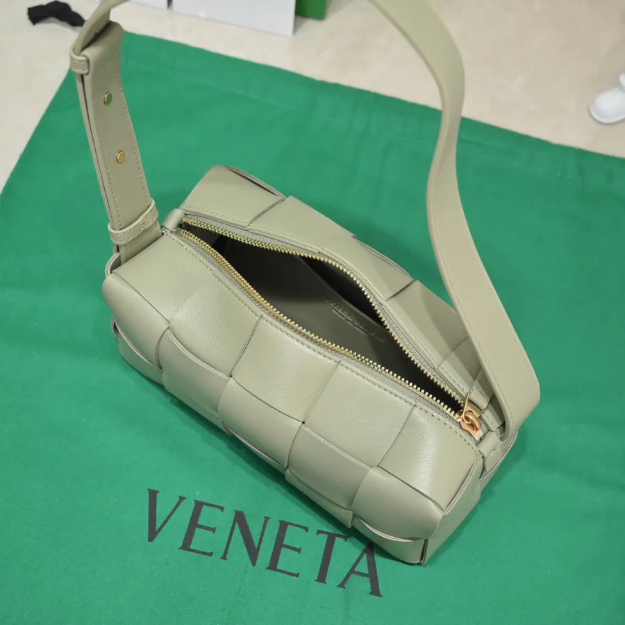 BV Autumn Branded Shoulder Bag Brick Cassette