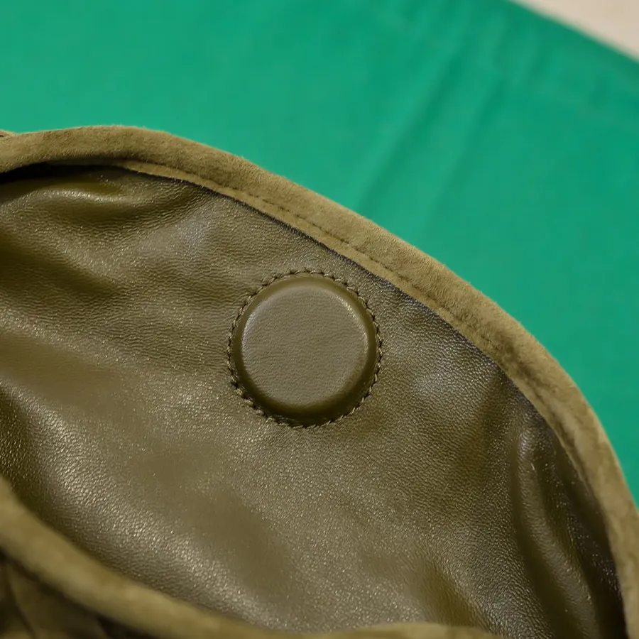 Bv Hop Bucket Bag in Grained Calfskin