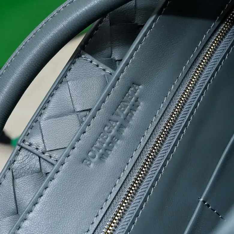 Bottega Veneta 2023 New Andiamo Bucket Bag