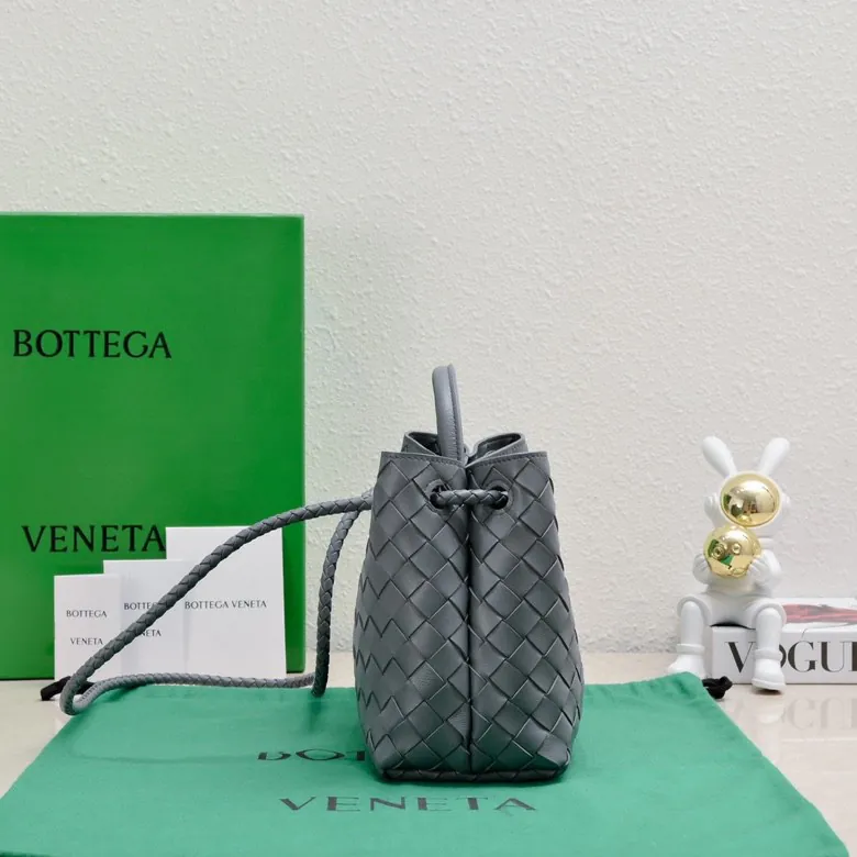 B Intrecciato编织小号手提包,滑动斜挎背带