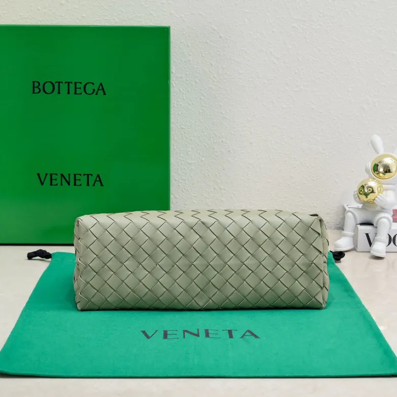 Bottega Veneta Andiamo Handbag