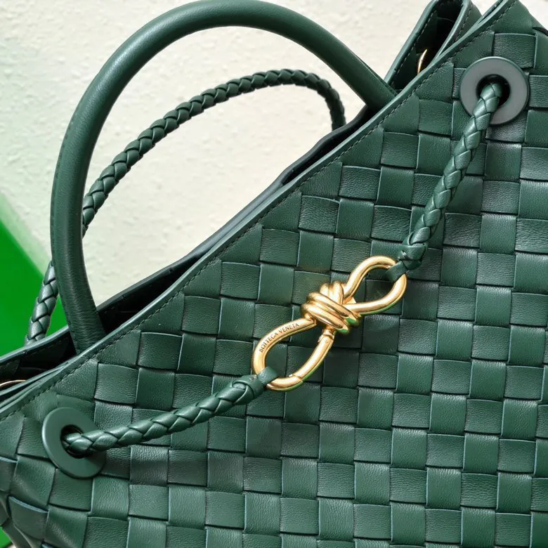Bottega Veneta 2023 New Andiamo Bucket Bag