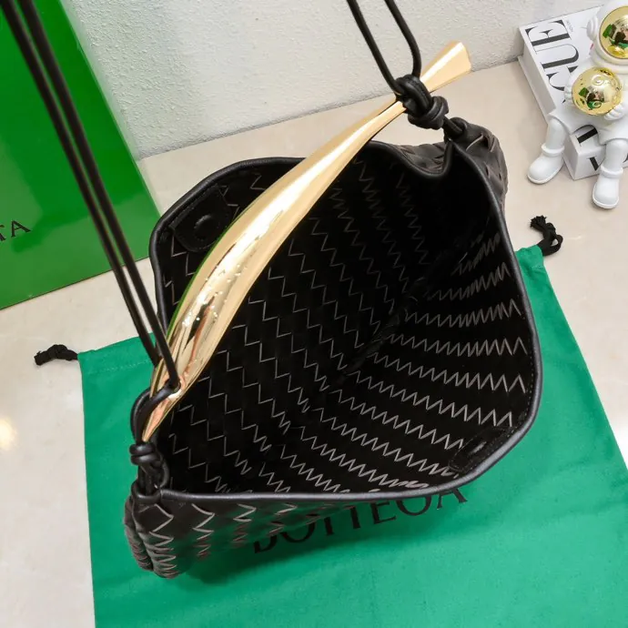 Bottega Veneta Sardine Large Bucket Bag