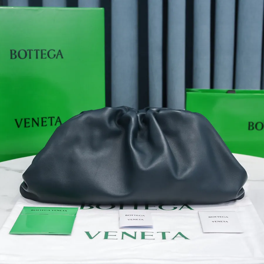Bottea Veneta Pouch Bag Grained Calfskin, Sophisticated and Versatile