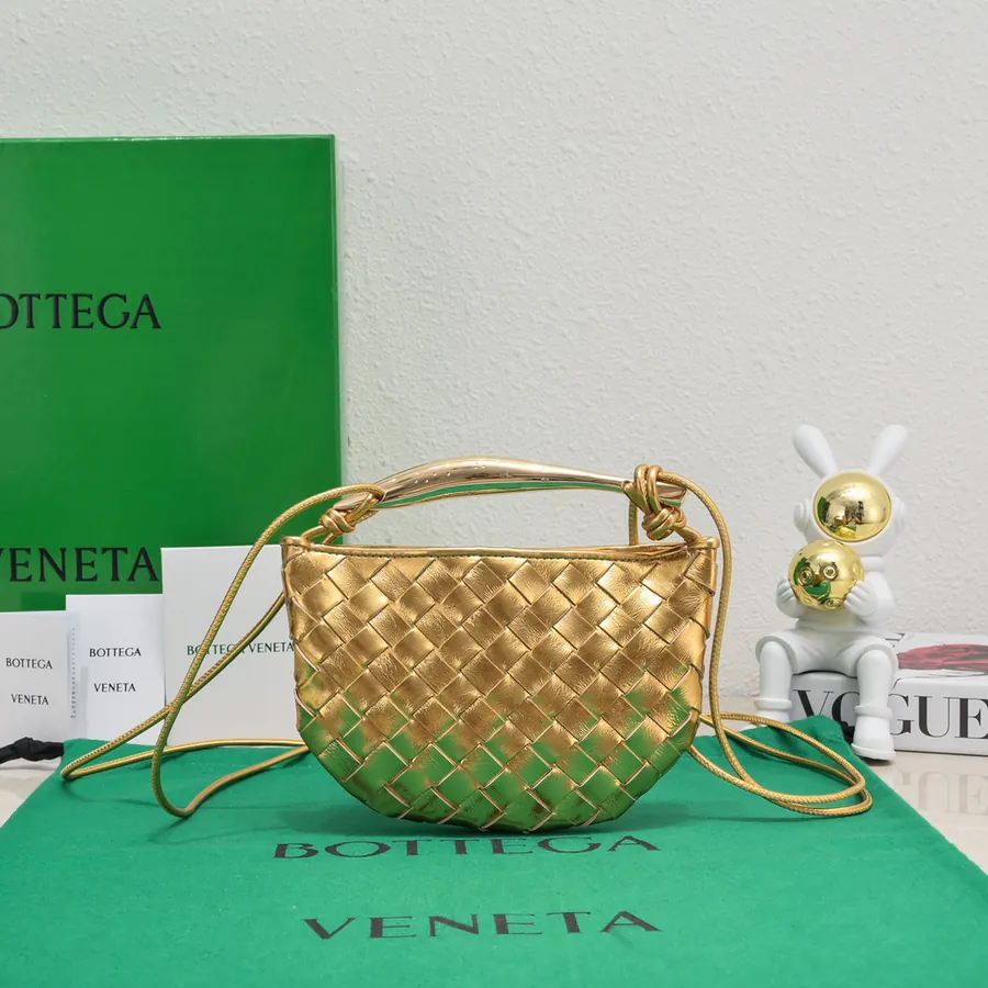 BV Mini Sardine Elegant & Artistic Bucket Bag