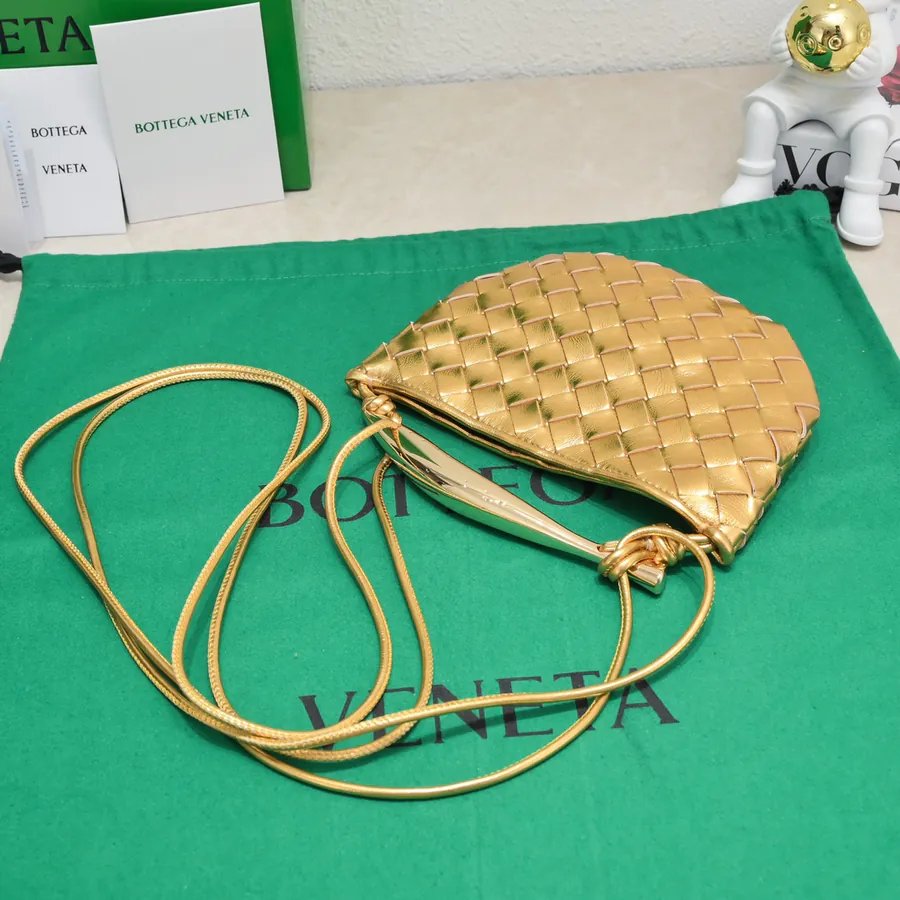 BV Mini Sardine Elegant & Artistic Bucket Bag