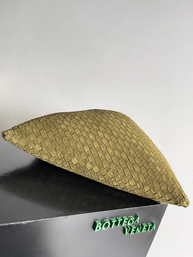 Bottega Veneta Hop Bag Large Size, Seamless Design