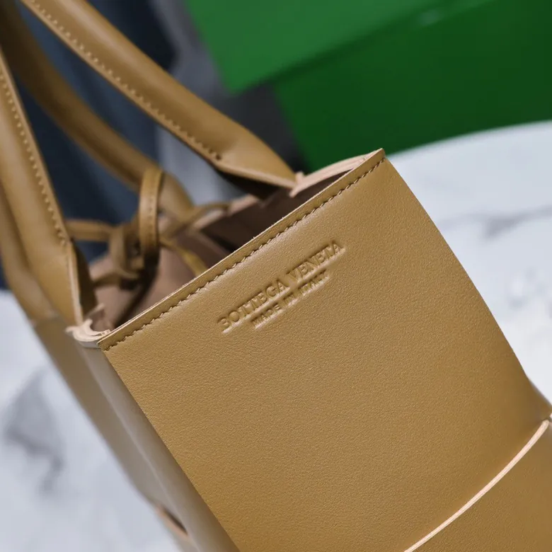 Arco Tote Handbag in Grained Calfskin