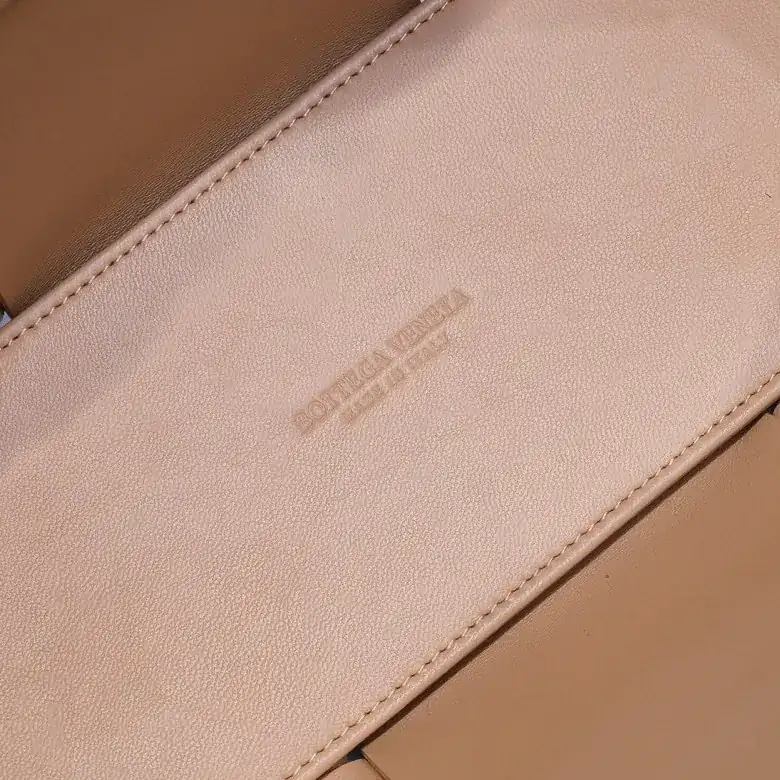 Arco Tote Handbag in Grained Calfskin