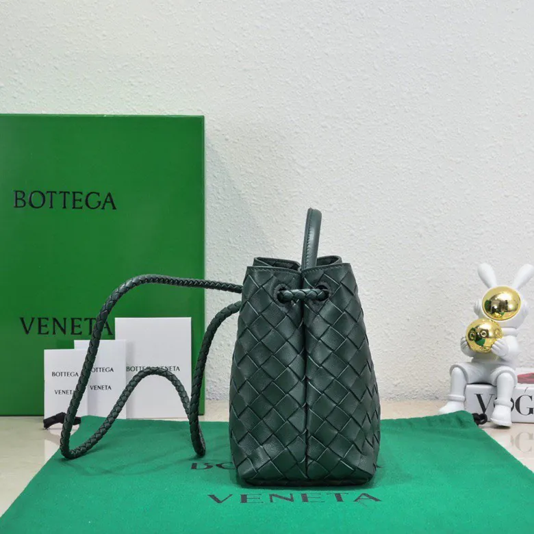 B Intrecciato编织皮革小号手提包