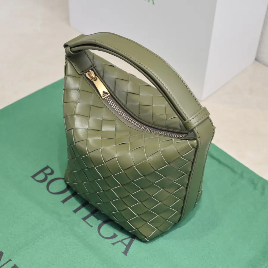 Bottega Veneta Intrecciato Lunch Bag with Curved Handle