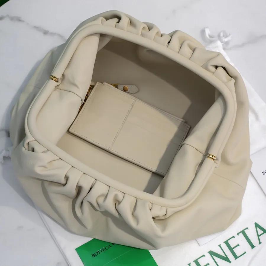Bottega Veneta Pouch Series Cloud Bag Grained Calfskin