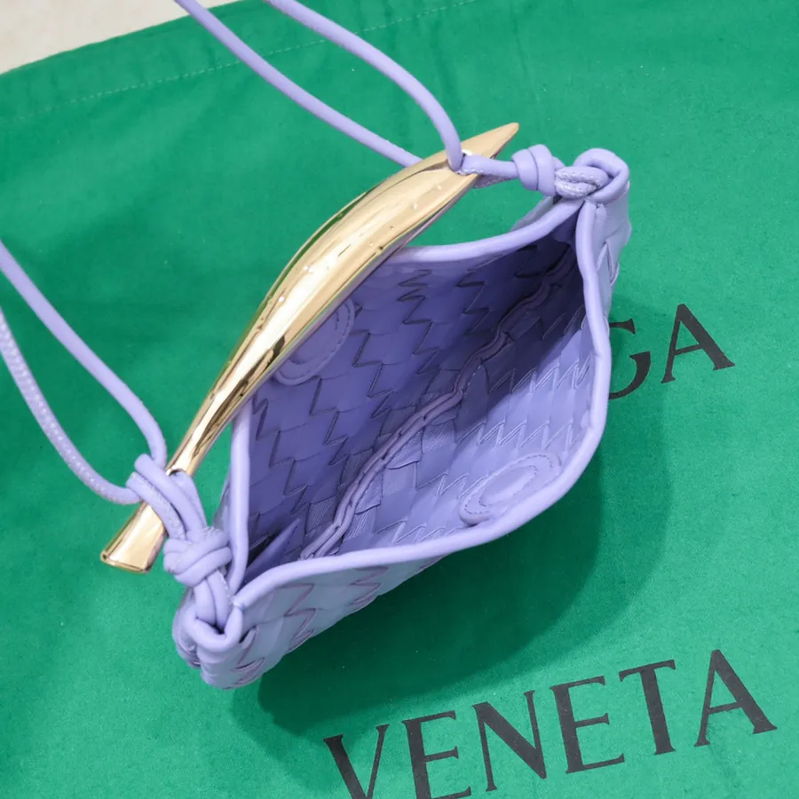 BV Mini Sardine Elegant Design with Gold Plating and Textured Details