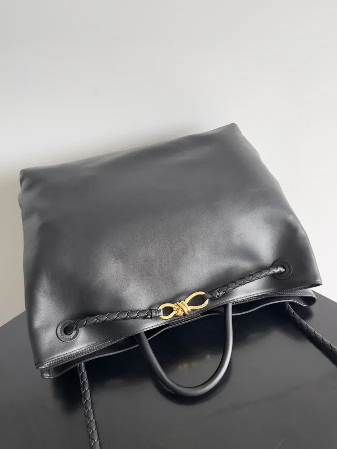 BV Full Leather Andiamo Casual 8 Buckle Bag