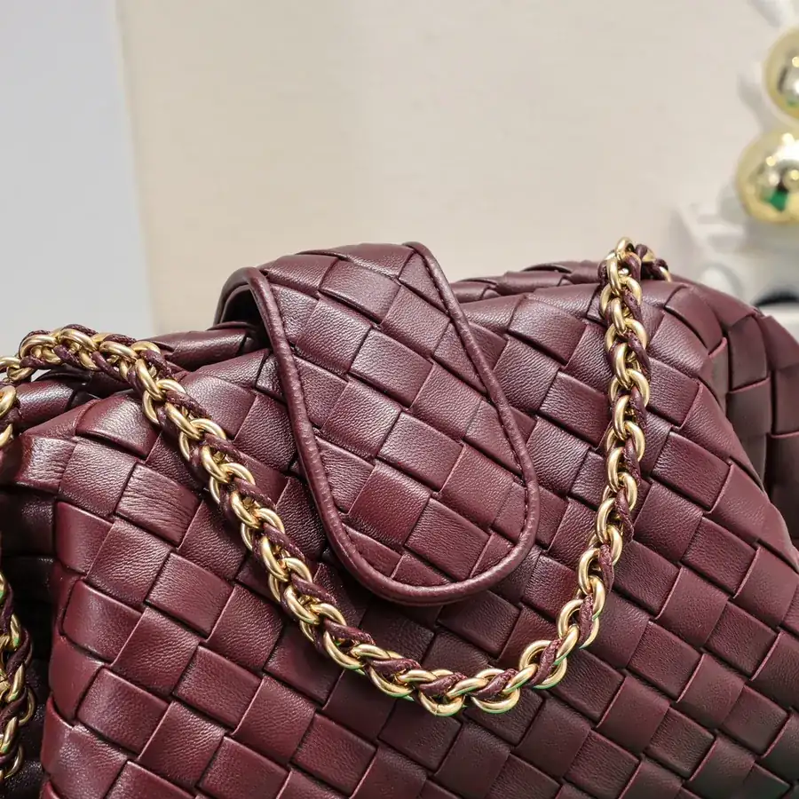 Bottega Venetia Lauren 1980 Bucket Bag Summer 2024