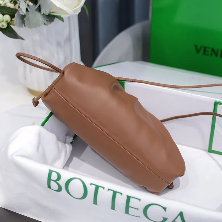 Bottega Veneta Pouch Cloud Bag in Caramel