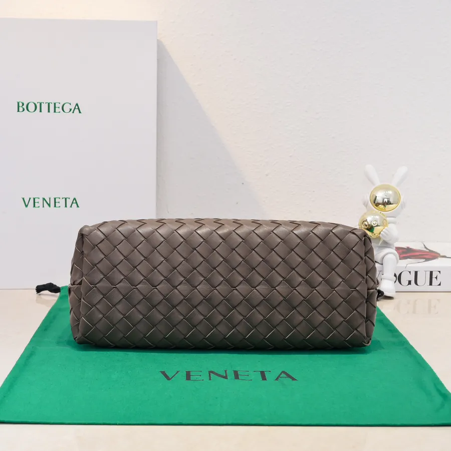 BOTTEGA VENETA Andiamo Mini Chain Bag