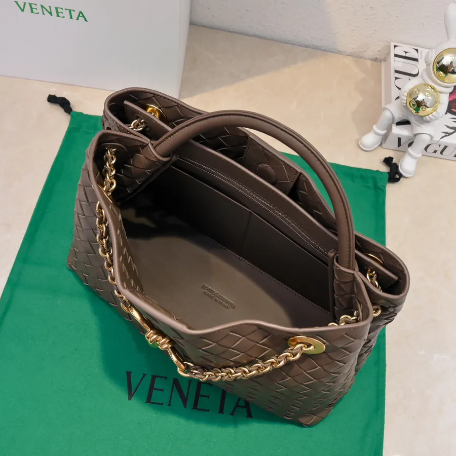 BOTTEGA VENETA Andiamo Mini Chain Bag