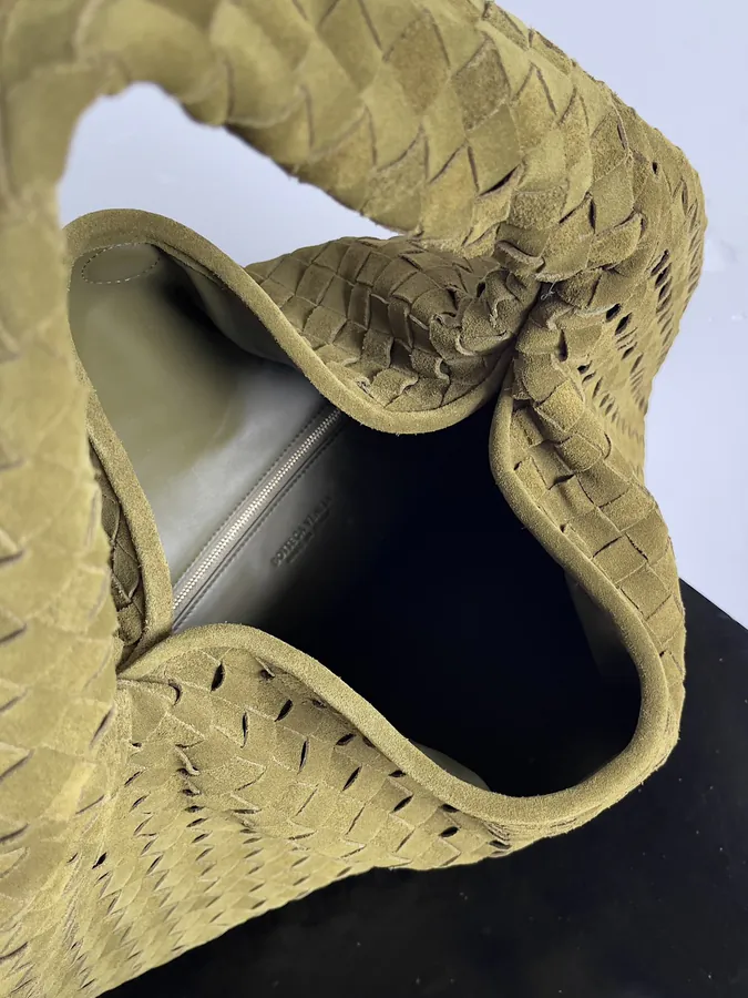 Bottega Veneta Hop Large Bucket Bag