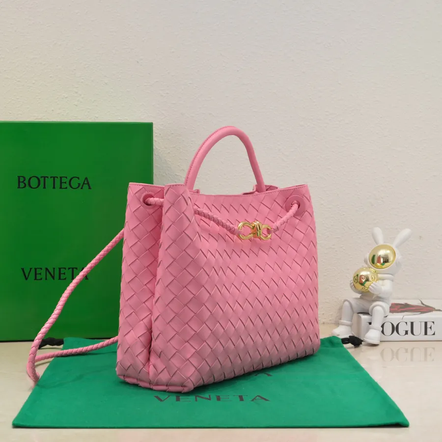 Bottega Veneta 2023 New Andiamo Bucket Bag