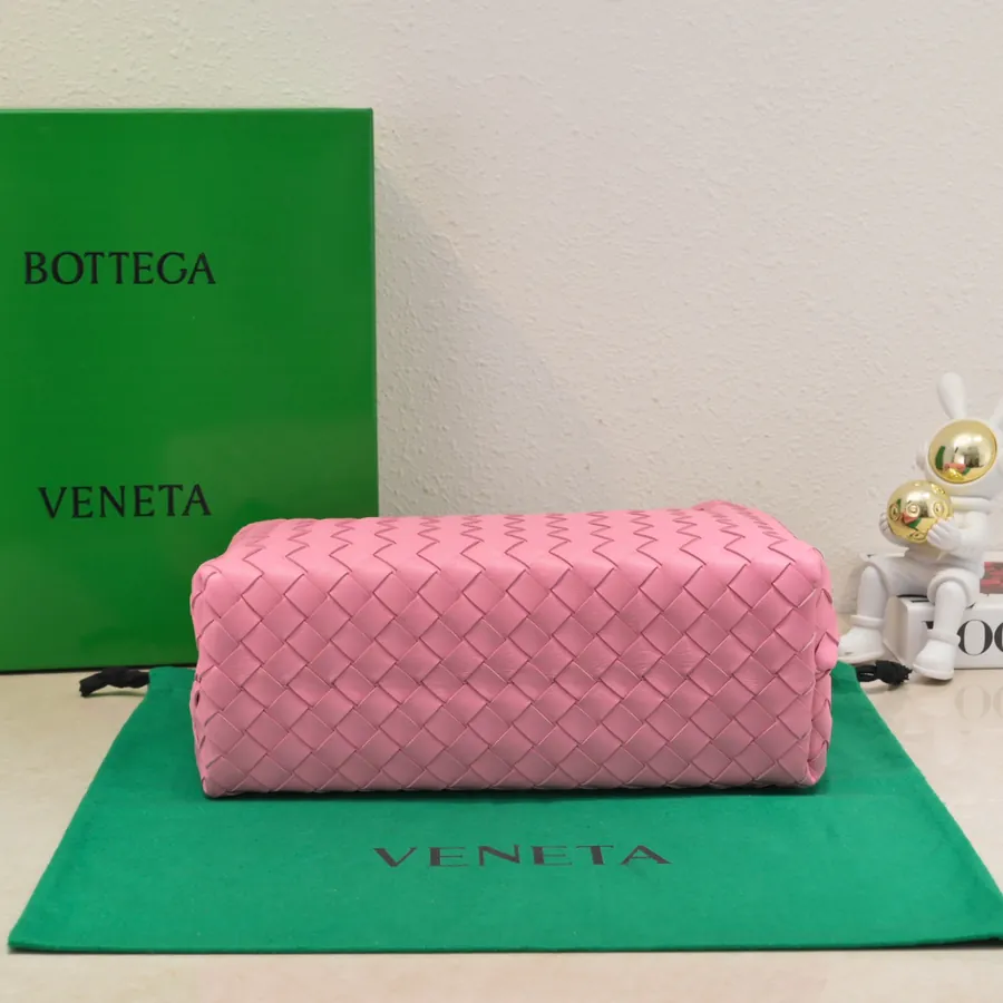 Bottega Veneta 2023 New Andiamo Bucket Bag