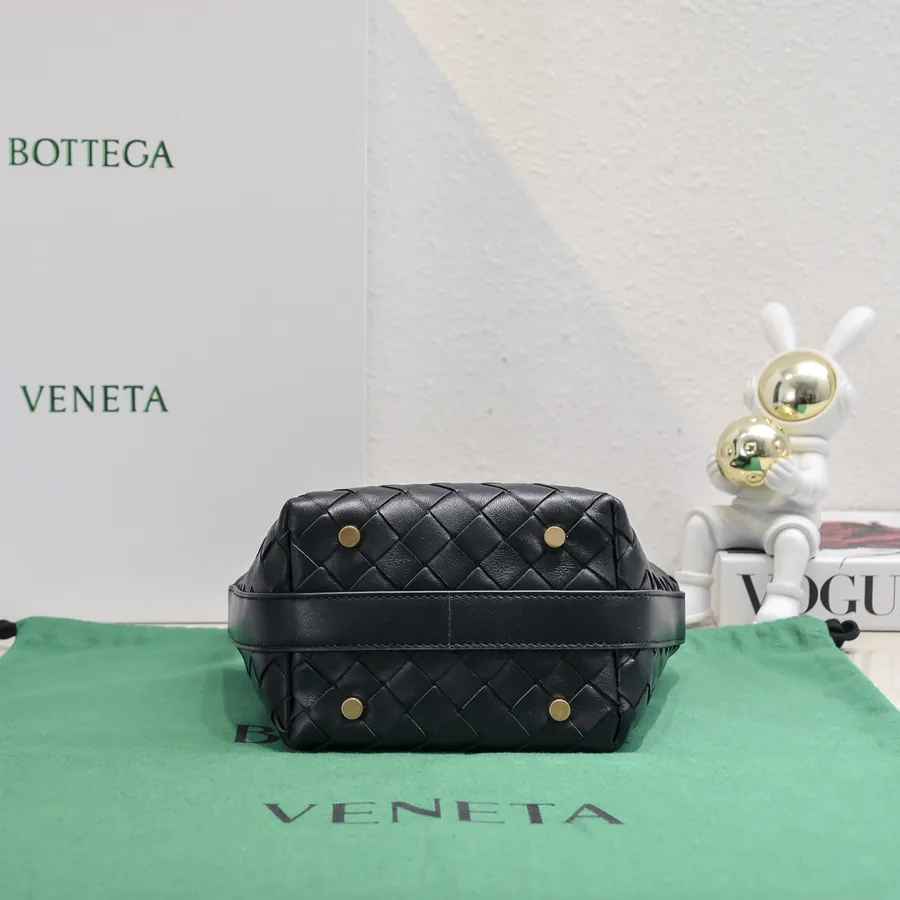 Bottega Veneta Intrecciato Wrist Friendly Lunch Bag