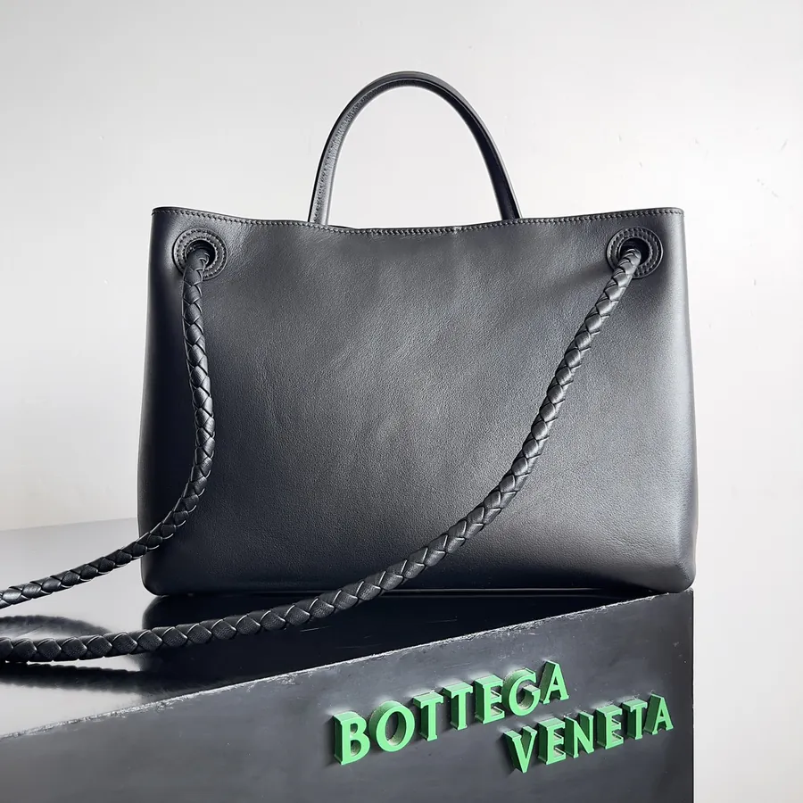 BV Full Leather Andiamo Casual 8 Button Bag
