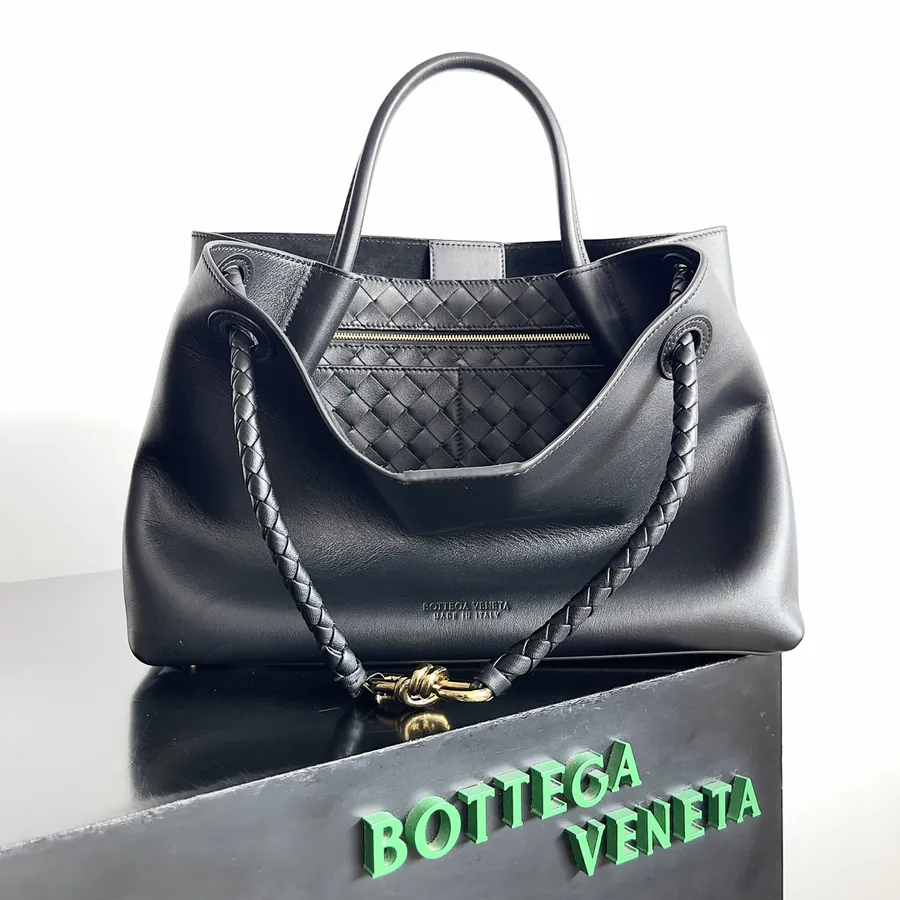 BV Full Leather Andiamo Casual 8 Button Bag