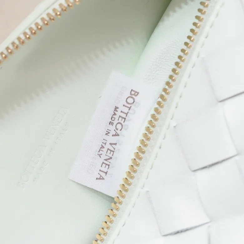BvWallace Shoulder Lunch Bag Intrecciato Crafted, Happa Lamb Leather