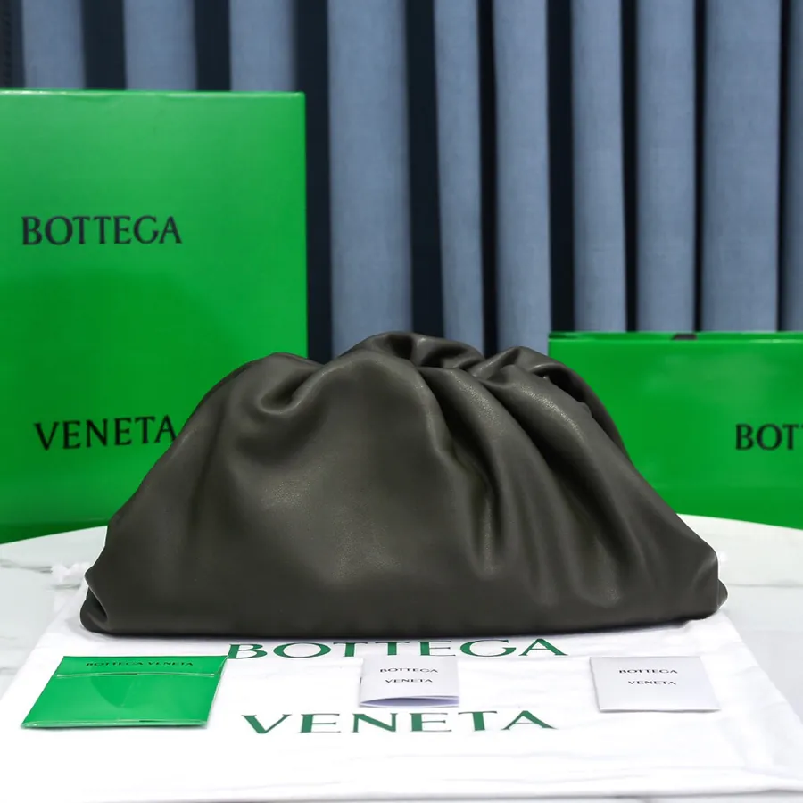 Bottega Veneta Pouch Cloud Bag Grained Calfskin