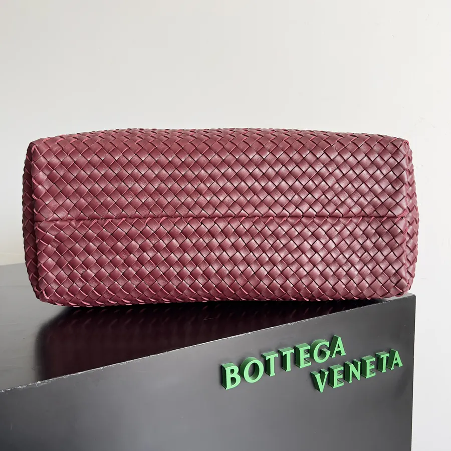 Bottega Veneta Cabat Large 51cm