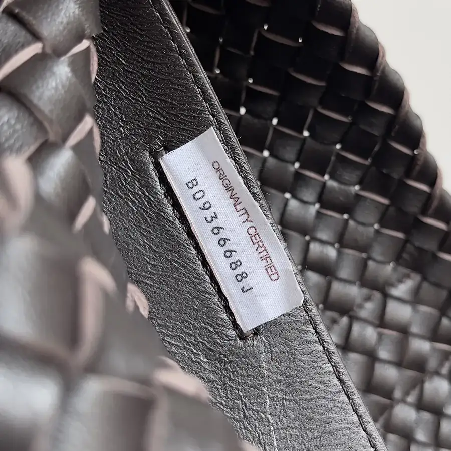 Bottega Veneta Cabat Large Size