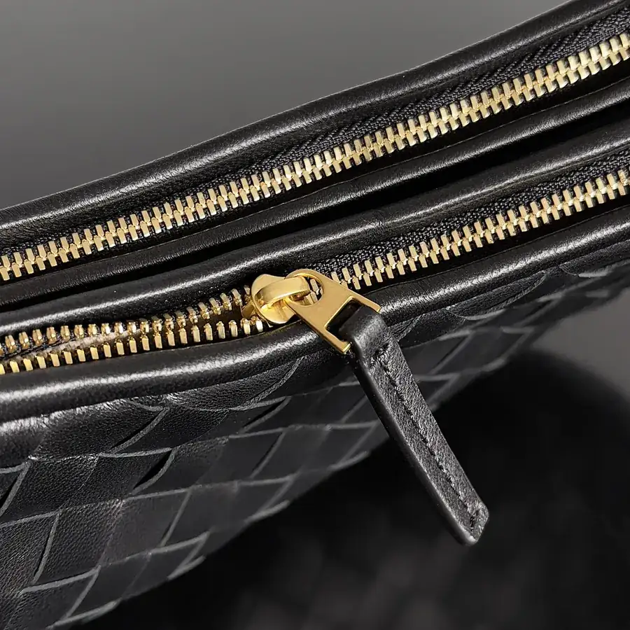 BOTTEGA VENETA GEMELLI MESSENGER Bag