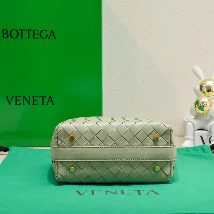 BvWallace Shoulder Lunch Bag Intrecciato Crafted, Premium Happa Lamb