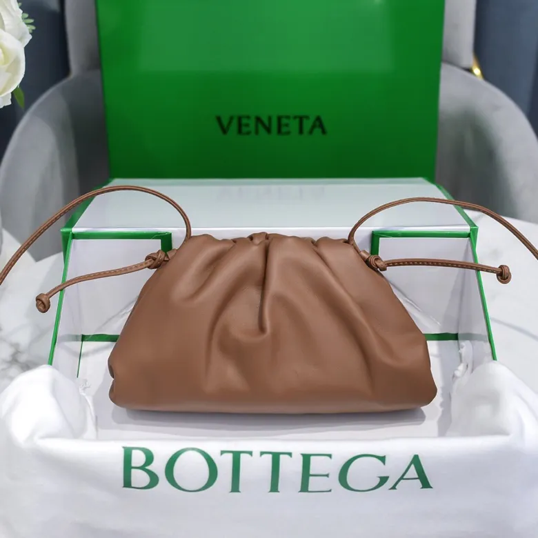 Bottega Veneta Pouch Pouch in Grained Calfskin