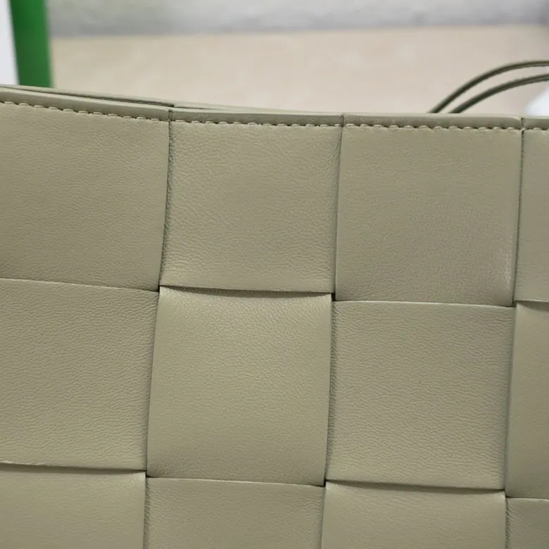 BV 2023 Cassette Strap Crossbody Bag