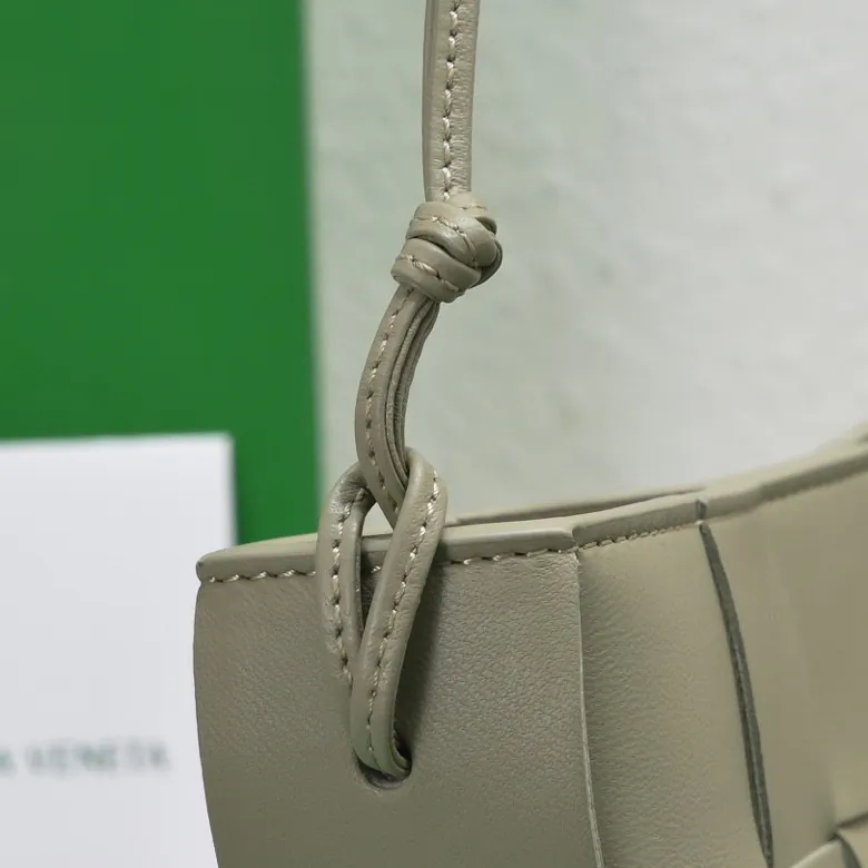 BV 2023 Cassette Strap Crossbody Bag
