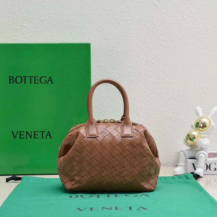 Bv Small Intrecciato Bucket Bag with Detachable Strap