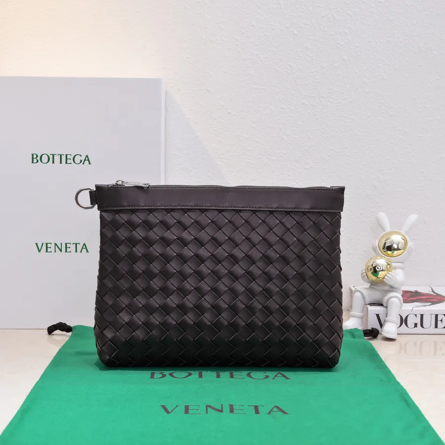 Bottega Veneta Bucket Bag Minimalist Design